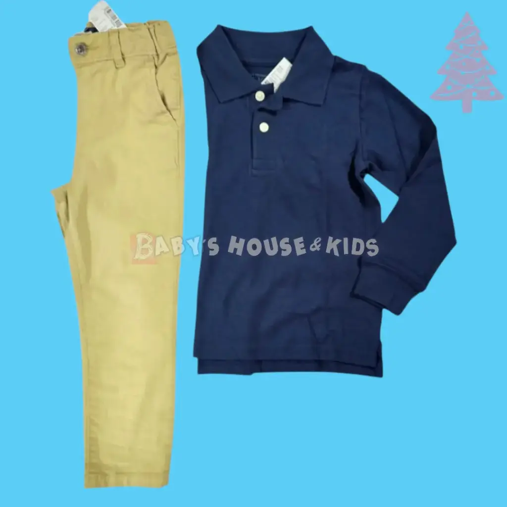 Polo azul marino y pantalón caky talla 4