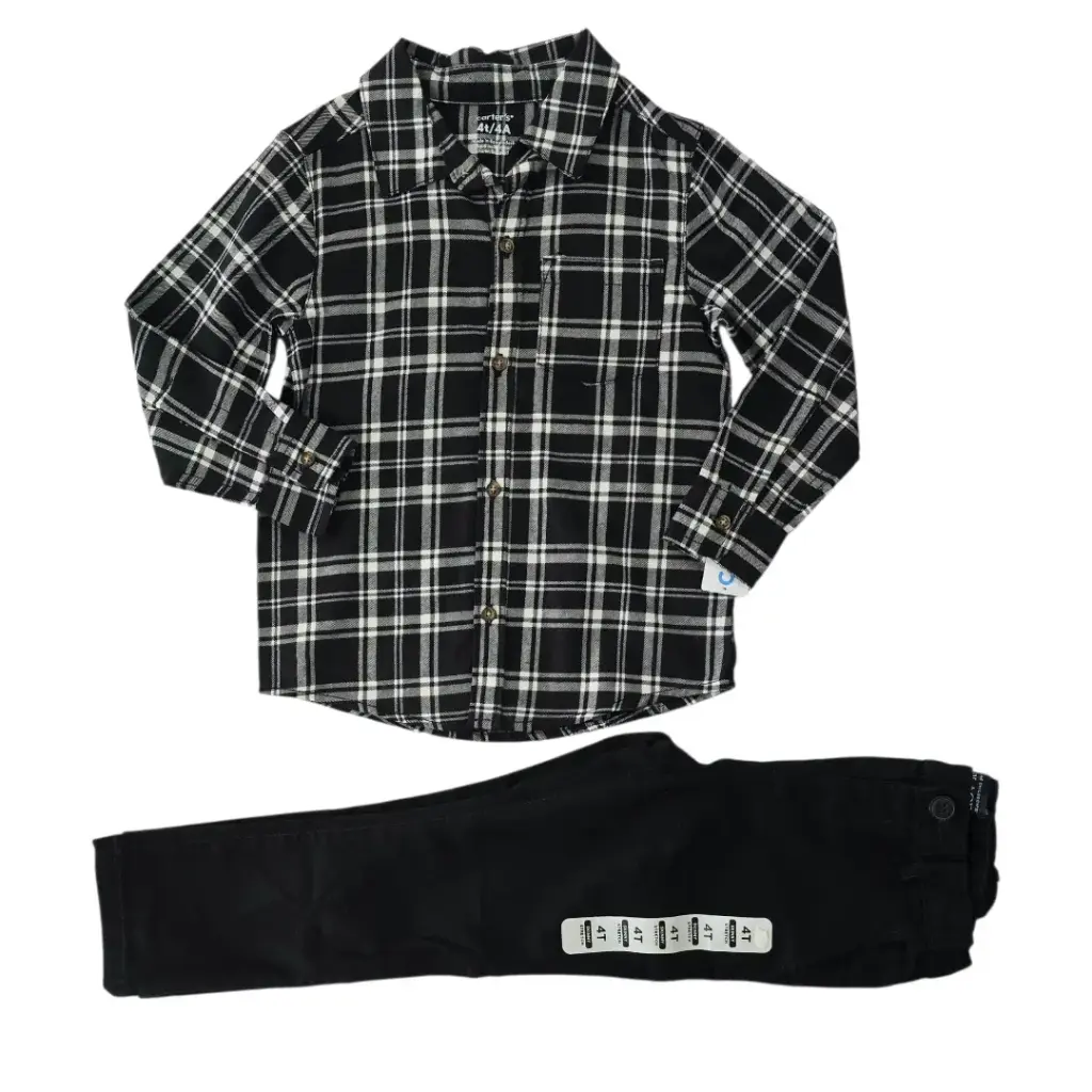 Outfit camisa a cuadros y pantalón negro, talla 4t