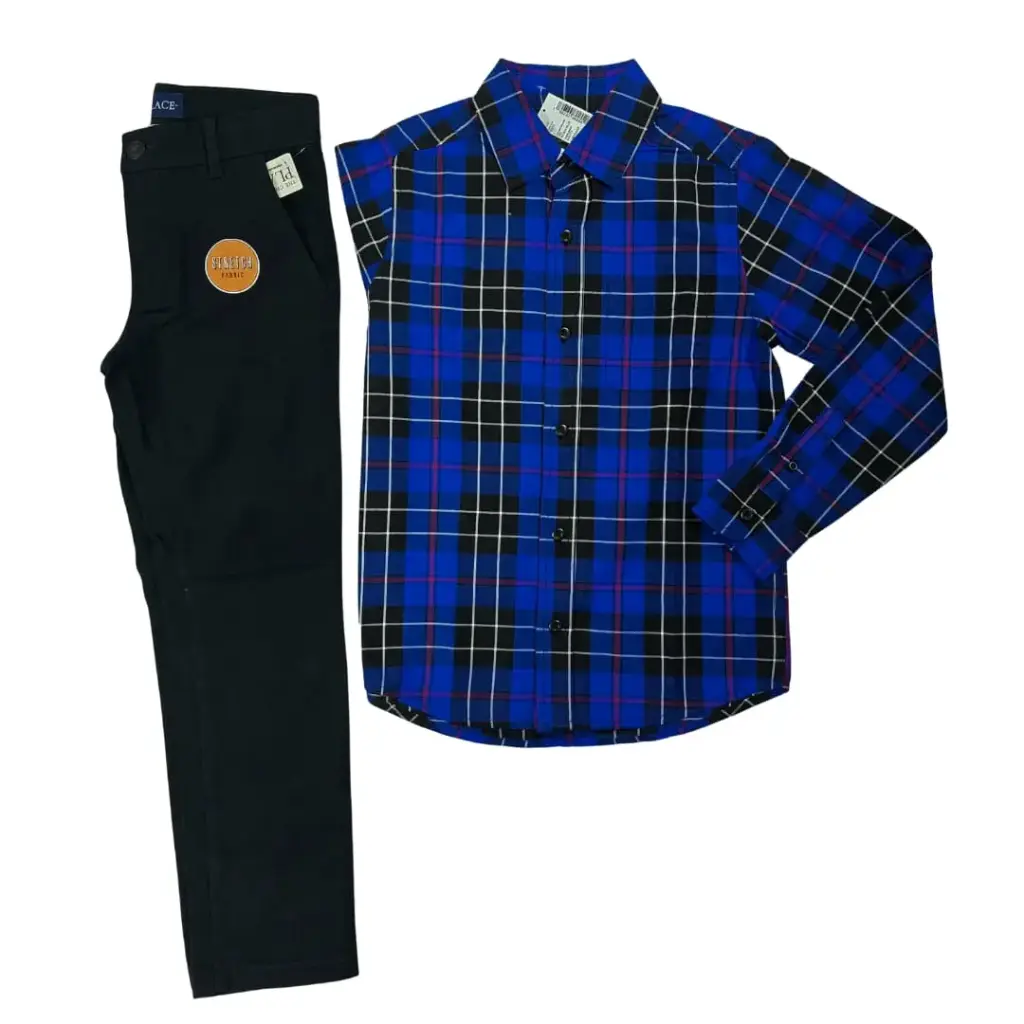 Manga larga cuadriculada de botones y pantalón negro, talla 7