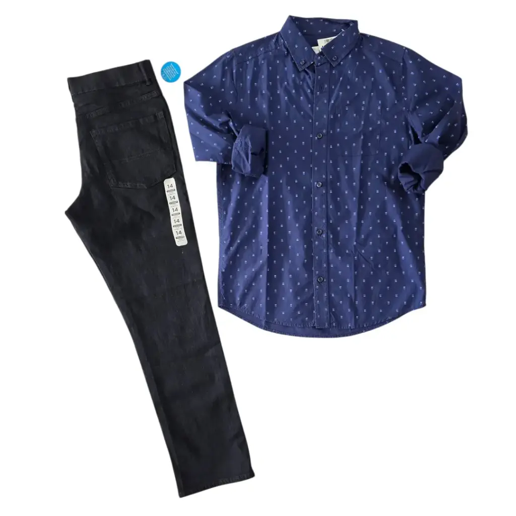 Camisa manga larga y pantalón color negro, talla 14