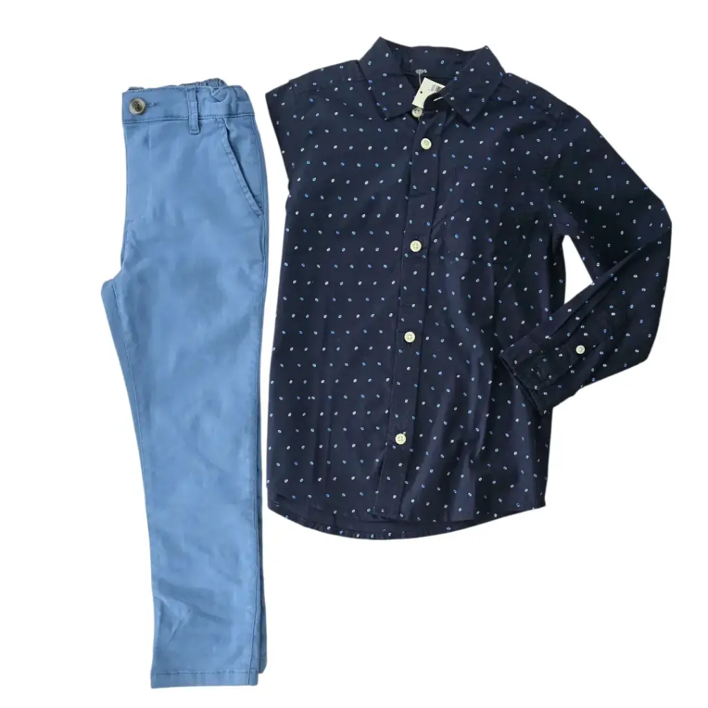 Camisa azul marino y pantalón azul talla 5