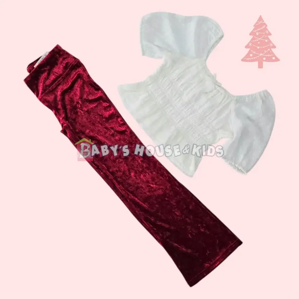 Blusa blanca talle corto y pantalón acampanado, talla 8