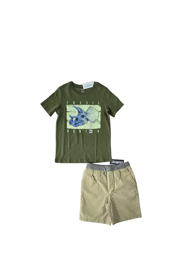 Camiseta de dinosaurio y short cargo talla 7