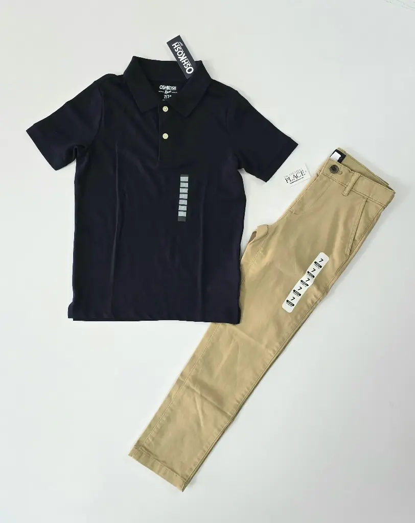 Polo azul marino y pantalón talla 7