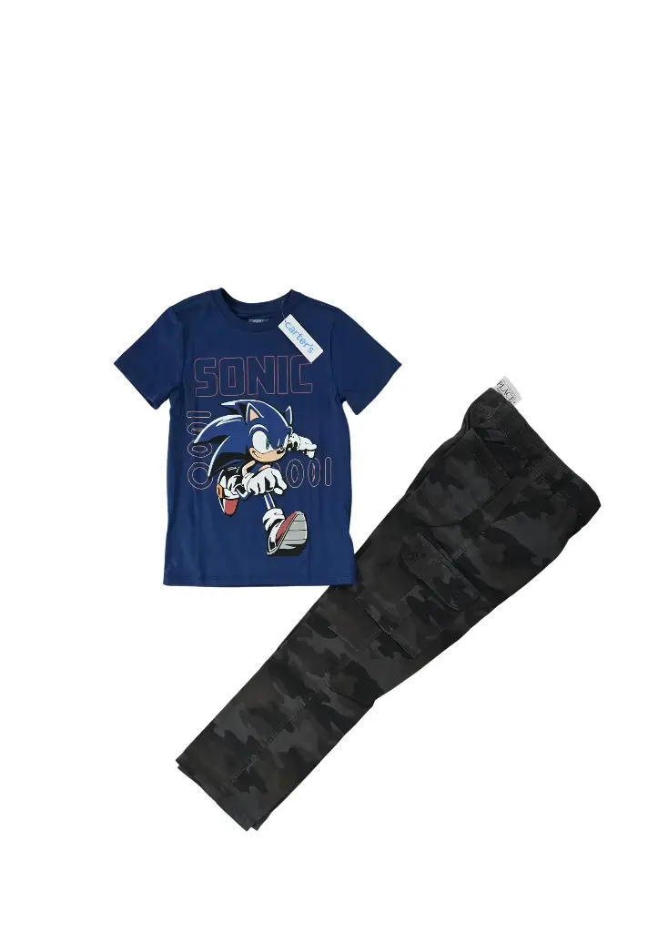 Camiseta sonic y pantalón cargo militar talla 8
