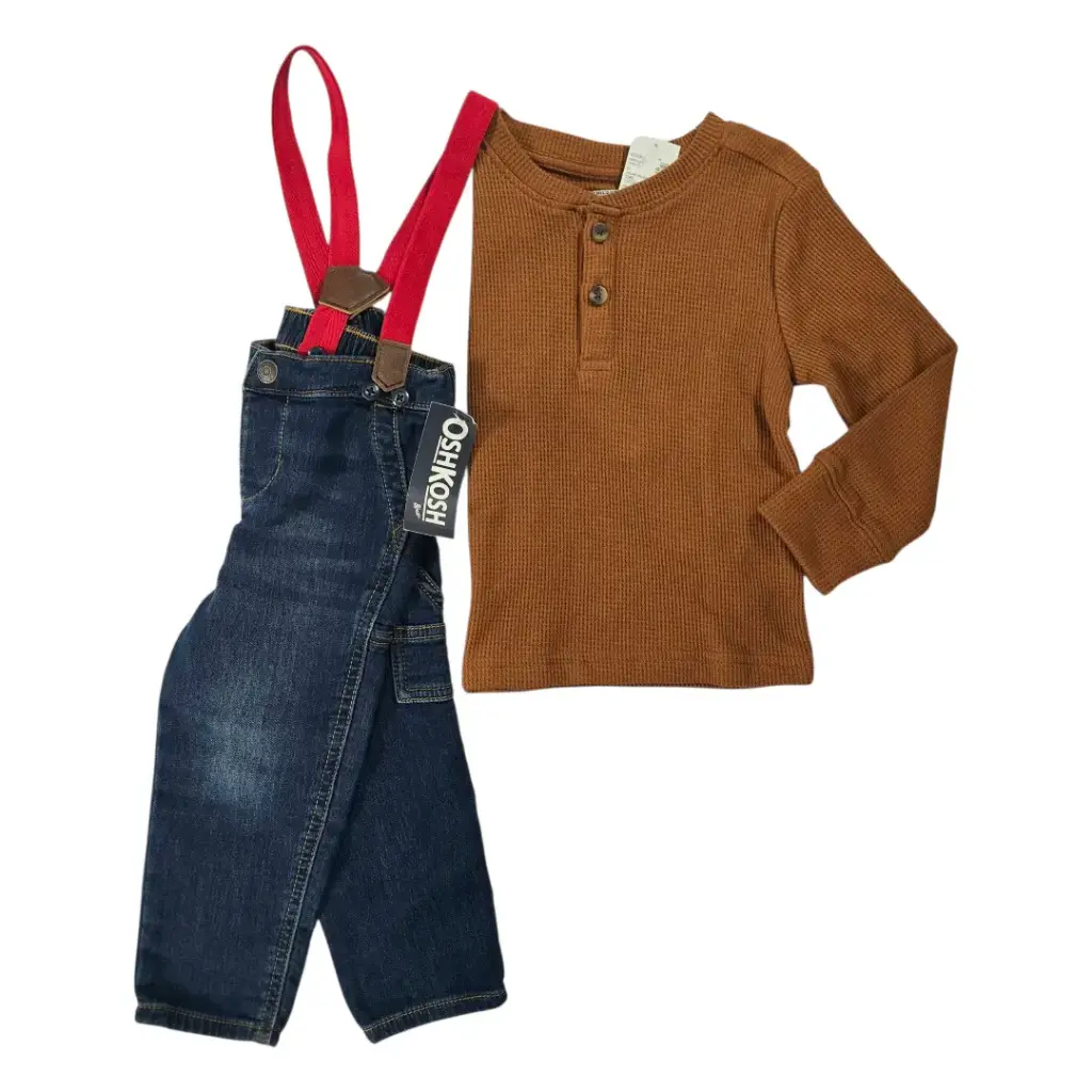 Set Camisa stretch café y jeans con tirantes rojos, talla 18 meses