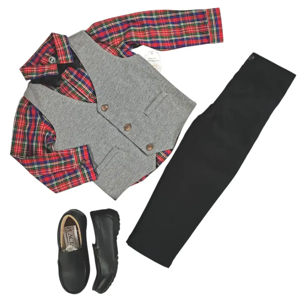 Camisa manga larga, centro gris, corbatín negro y pantalón negro, talla 4t 