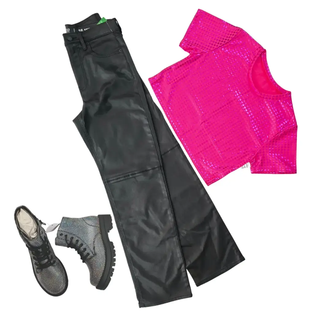 Blusa talle corto y pantalón imitación cuero, talla 16