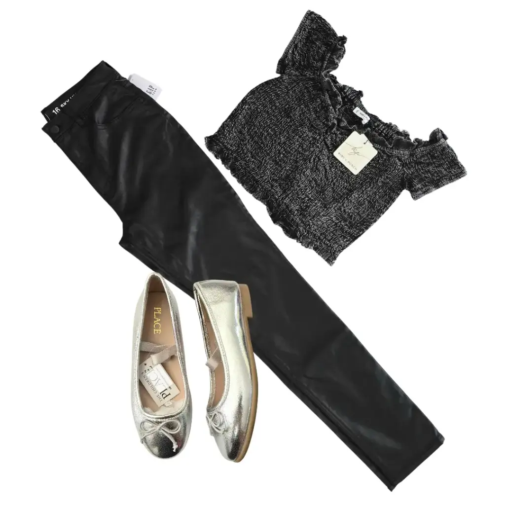 Blusa talle corto y pantalón imitación cuero, talla 16