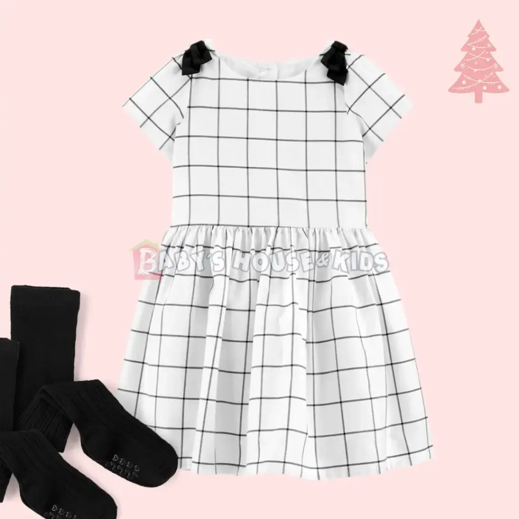 Vestido tela satín, con chonguitos negros en los hombros, talla 4t  