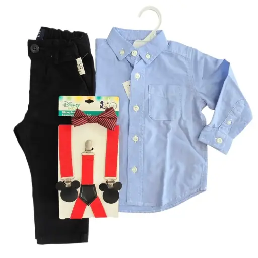 Manga larga de botones, pantalón negro, titantes de Mickey mouse y corbatín, talla 2t 