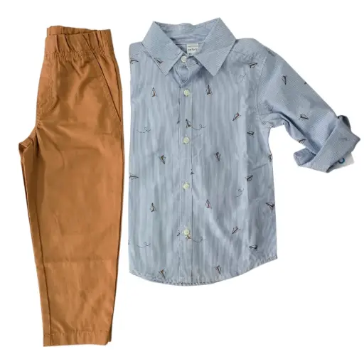 Manga larga de botones y pantalón marrón, talla 3t 