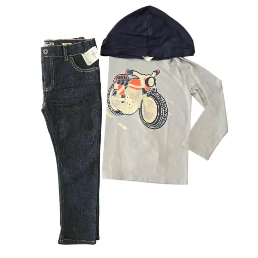 Camiseta con gorro y bluejeans talla 5t