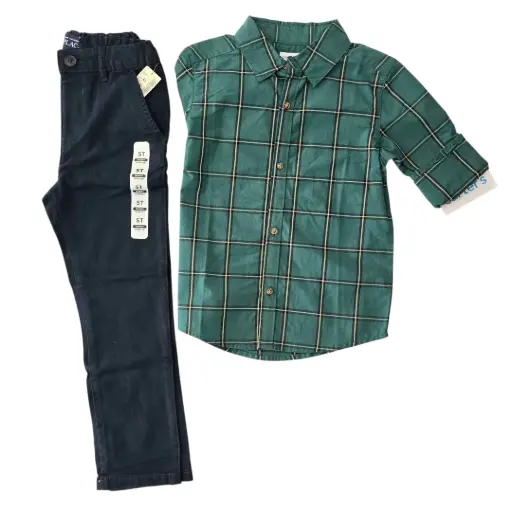 Camisa verde 💚 y pantalón negro, talla 5t