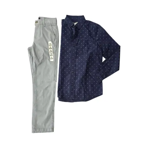 Camisa formal y pantalón gris, talla 10