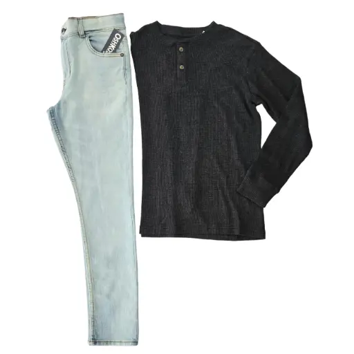 Camisa stretch gris oscuro y jeans talla 12