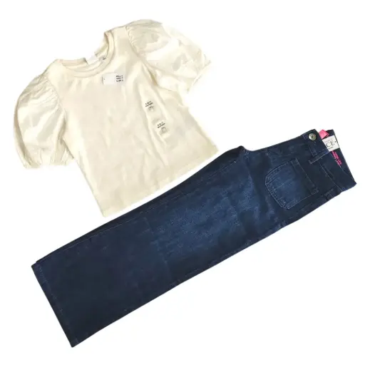 Blusa Corta color ivory y Jeans anchos, talla 8 