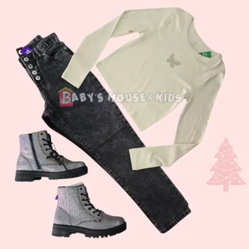 Blusa talle corto y Jeans con detalle de botones en cierre, talla 12