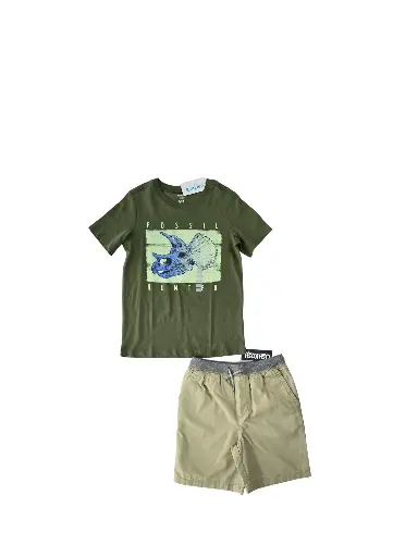 Camiseta de dinosaurio y short cargo talla 7