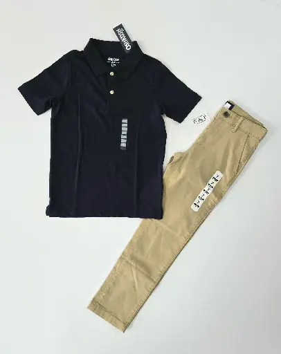 Polo azul marino y pantalón talla 7