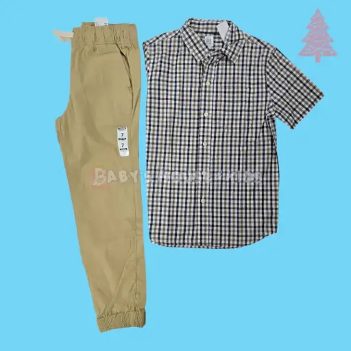 Manga corta de botones y jogger caqui, talla 7