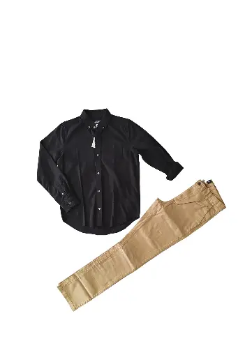 Camisa manga larga color negro y pantalón formal talla 10 