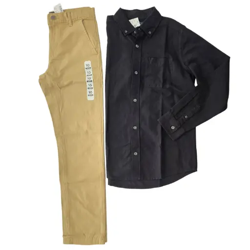 Camisa negra y pantalón caky formal, talla 12
