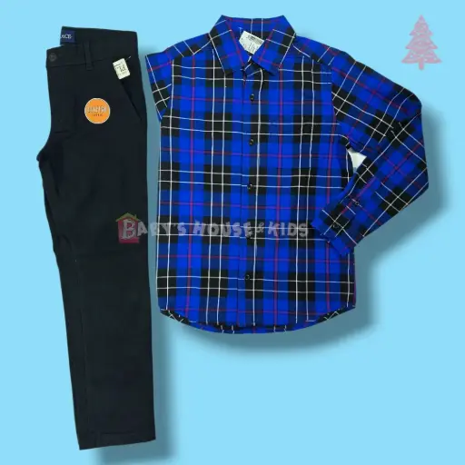 Camisa azul a rayas y pantalón negro talla 12