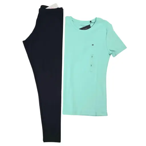 Camiseta verde claro y leggins, talla 18 